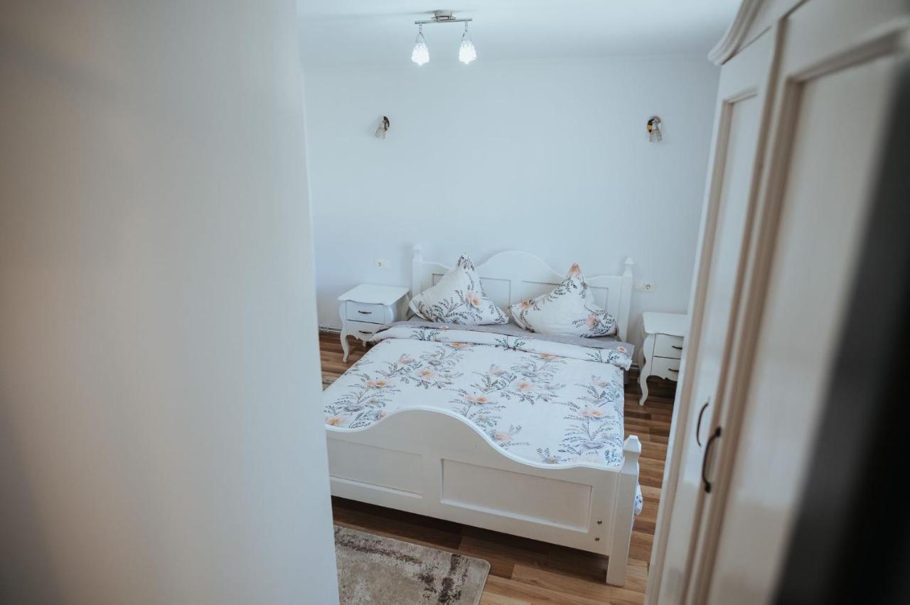 Pensiunea La Lenuta Oncesti  Ngoại thất bức ảnh