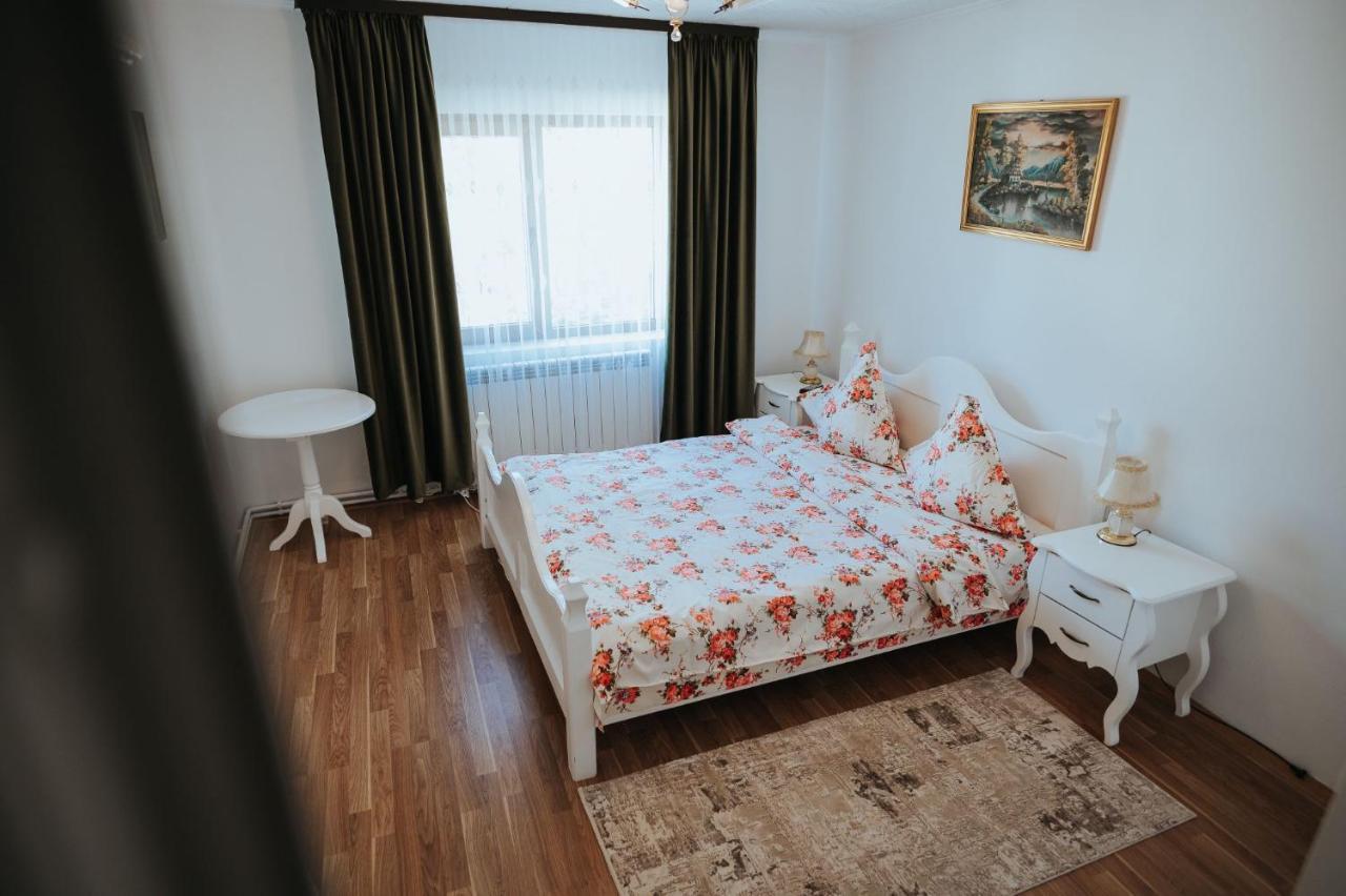 Pensiunea La Lenuta Oncesti  Ngoại thất bức ảnh