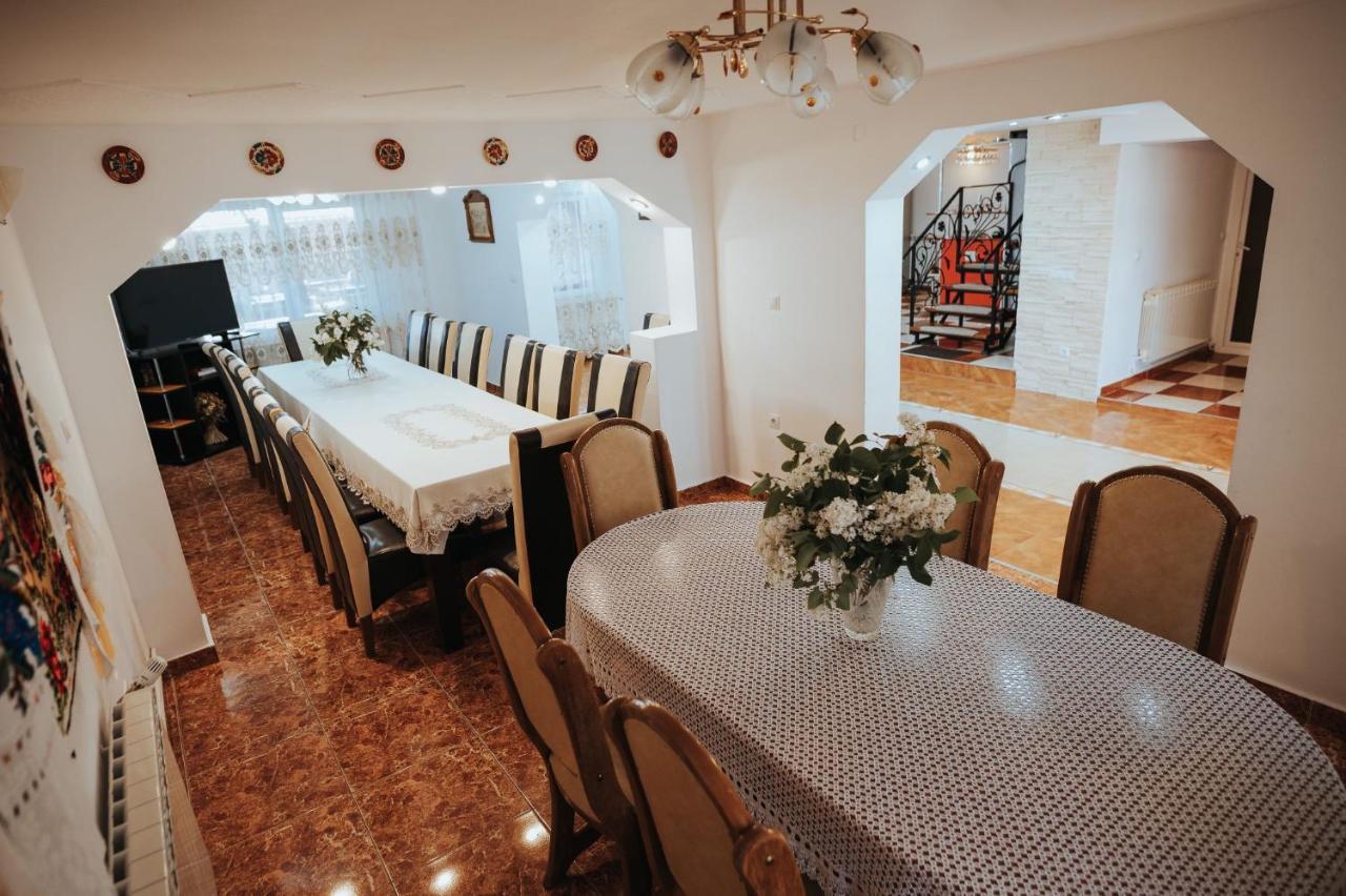Pensiunea La Lenuta Oncesti  Ngoại thất bức ảnh