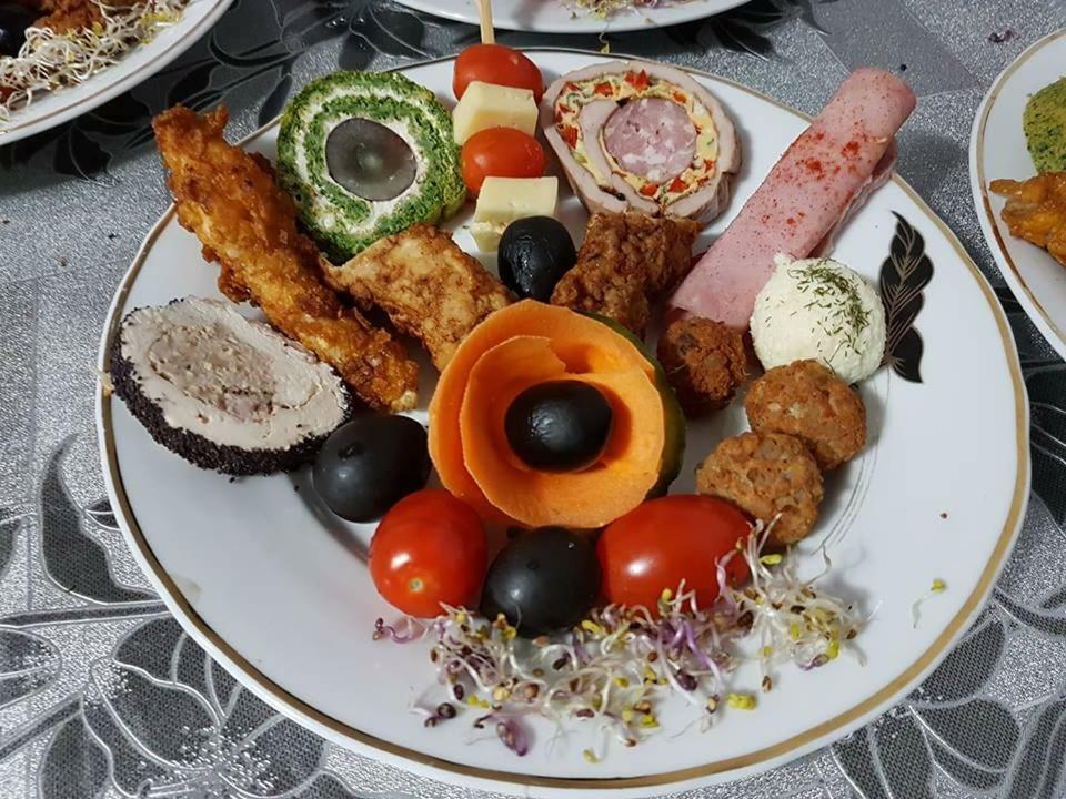 Pensiunea La Lenuta Oncesti  Ngoại thất bức ảnh